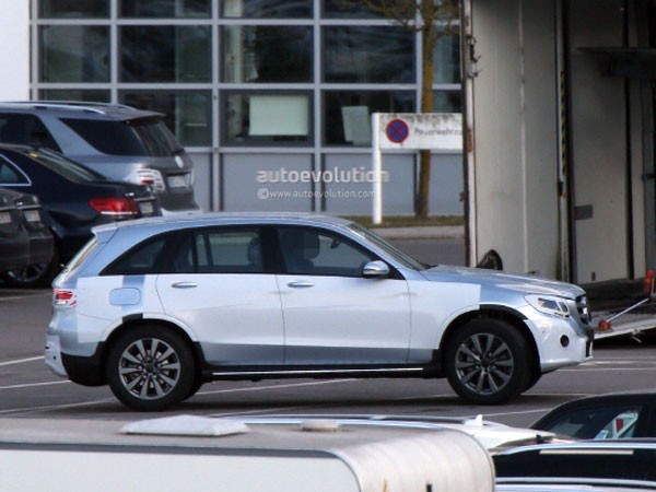 Mercedes-Benz GLC 2016 hé lộ những hình ảnh đầu tiên ảnh 1 Mercedes-Benz GLC 2016 hé lộ những hình ảnh đầu tiên ảnh 1