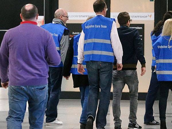 Va đập trong 8 phút, máy bay Germanwings A320 chở 150 người rơi tại Pháp ảnh 11 Va đập trong 8 phút, máy bay Germanwings A320 chở 150 người rơi tại Pháp ảnh 11