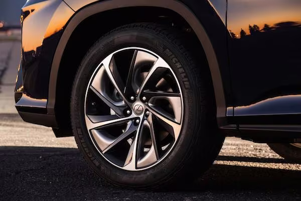 Lexus RX 2016: Thể thao và sang trọng ảnh 10 Lexus RX 2016: Thể thao và sang trọng ảnh 10