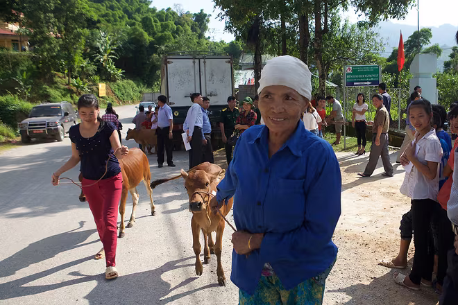 Viettel bàn giao trạm xá xã Mường Lý II cho địa phương ảnh 3