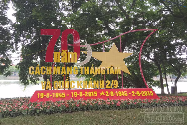Hà Nội trang hoàng rực rỡ trước ngày Quốc khánh 2-9 ảnh 6 Hà Nội trang hoàng rực rỡ trước ngày Quốc khánh 2-9 ảnh 6