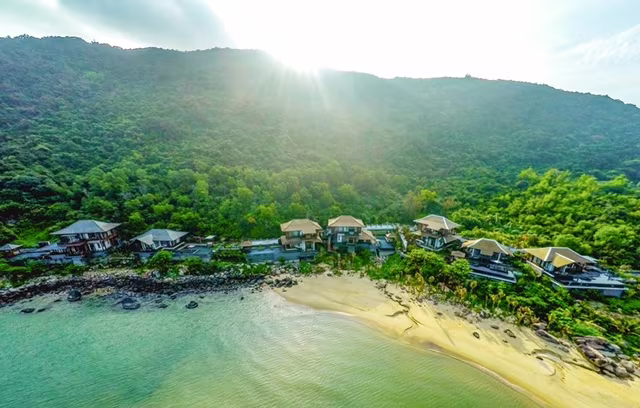 Giây phút khu nghỉ dưỡng Việt được vinh danh "Sang trọng bậc nhất thế giới" ảnh 3 Giây phút khu nghỉ dưỡng Việt được vinh danh "Sang trọng bậc nhất thế giới" ảnh 3