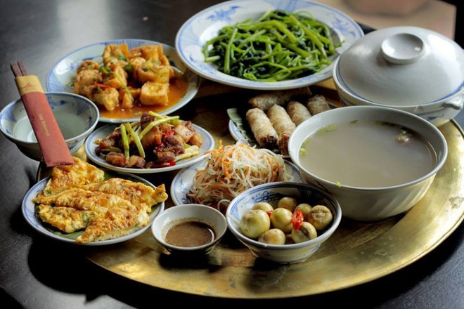 Rất nhiều người Việt ăn thiếu rau, thừa muối và lười vận động ảnh 1 Rất nhiều người Việt ăn thiếu rau, thừa muối và lười vận động ảnh 1