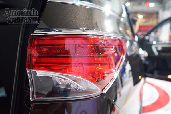Chi tiết hàng 'hot' chính hãng Toyota Fortuner 2016 ảnh 7 Chi tiết hàng 'hot' chính hãng Toyota Fortuner 2016 ảnh 7