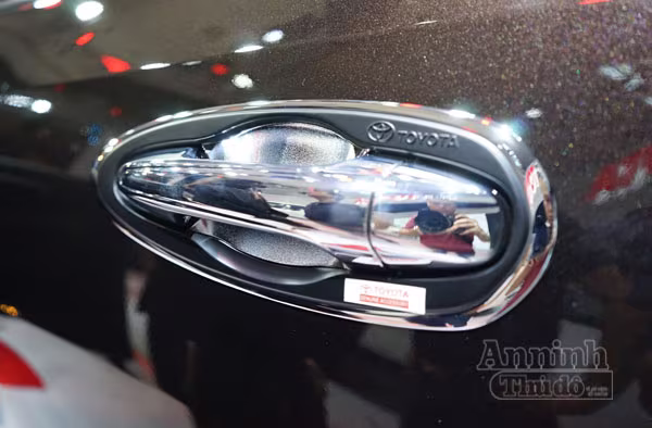 Chi tiết hàng 'hot' chính hãng Toyota Fortuner 2016 ảnh 4 Chi tiết hàng 'hot' chính hãng Toyota Fortuner 2016 ảnh 4