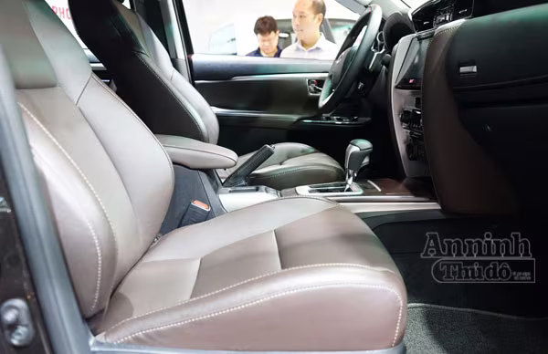 Chi tiết hàng 'hot' chính hãng Toyota Fortuner 2016 ảnh 8 Chi tiết hàng 'hot' chính hãng Toyota Fortuner 2016 ảnh 8
