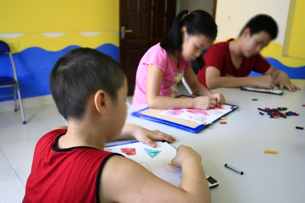 Cách trẻ tự kỷ học âm nhạc, hội họa ảnh 8 Cách trẻ tự kỷ học âm nhạc, hội họa ảnh 8
