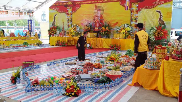 Hàng vạn người dự Đại lễ cầu siêu các nạn nhân tử vong vì TNGT ảnh 3