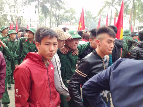 Những hình ảnh xúc động tại lễ giao nhận quân 2017 ảnh 8 Những hình ảnh xúc động tại lễ giao nhận quân 2017 ảnh 8