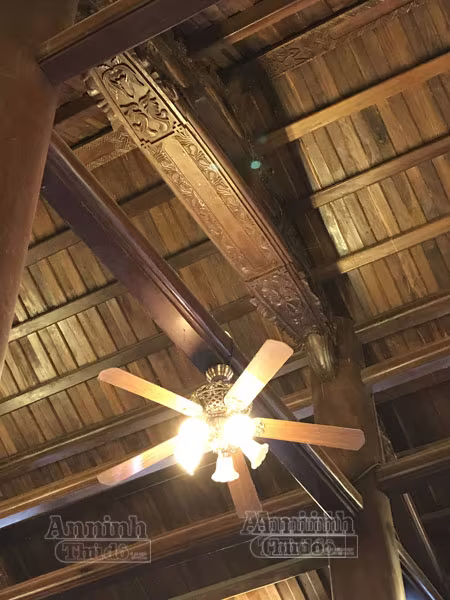 Cận cảnh ngôi nhà sàn gỗ lim trị giá 200 tỷ đồng, lớn nhất Việt Nam ảnh 12