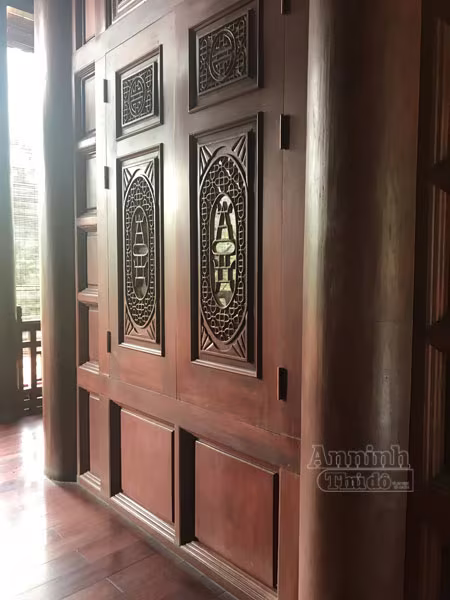 Cận cảnh ngôi nhà sàn gỗ lim trị giá 200 tỷ đồng, lớn nhất Việt Nam ảnh 11