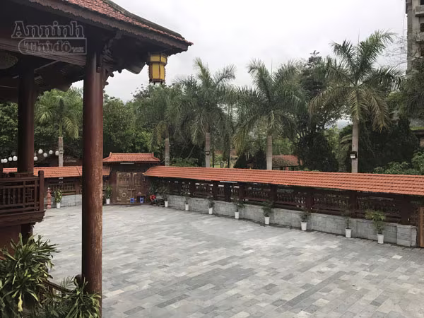 Cận cảnh ngôi nhà sàn gỗ lim trị giá 200 tỷ đồng, lớn nhất Việt Nam ảnh 5