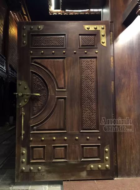 Cận cảnh ngôi nhà sàn gỗ lim trị giá 200 tỷ đồng, lớn nhất Việt Nam ảnh 4