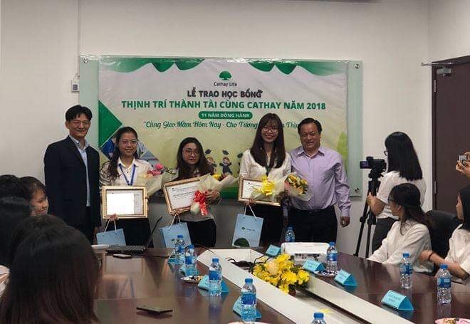 34 sinh viên nhận học bổng toàn phần từ Cathay Life Việt Nam ảnh 1 34 sinh viên nhận học bổng toàn phần từ Cathay Life Việt Nam ảnh 1