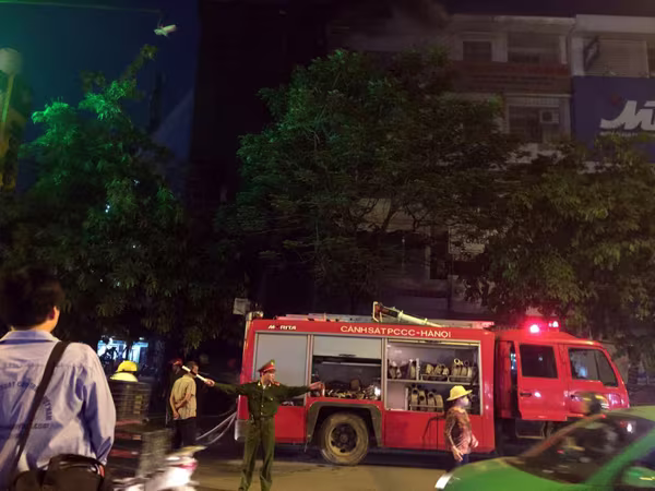 Phòng giao dịch ngân hàng phát hỏa khi bảo vệ vừa đi ăn tối  ảnh 1 Phòng giao dịch ngân hàng phát hỏa khi bảo vệ vừa đi ăn tối  ảnh 1