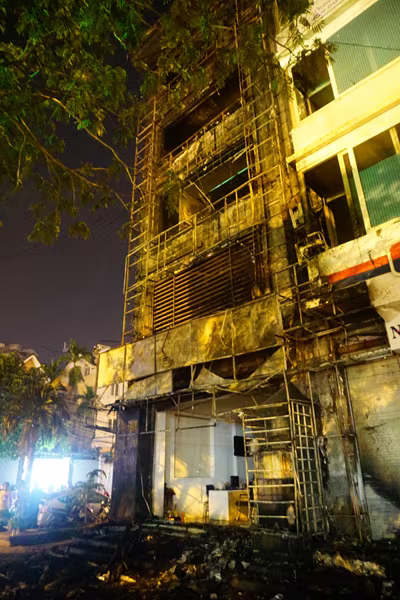 Phòng giao dịch ngân hàng phát hỏa khi bảo vệ vừa đi ăn tối  ảnh 3 Phòng giao dịch ngân hàng phát hỏa khi bảo vệ vừa đi ăn tối  ảnh 3