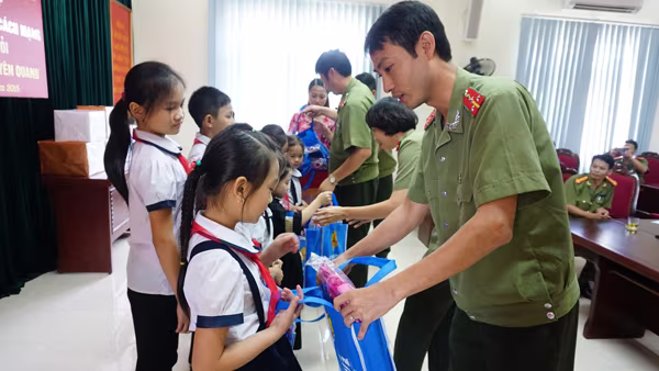 Những món quà tặng Mế ở nơi cách mạng Tân Trào ảnh 12