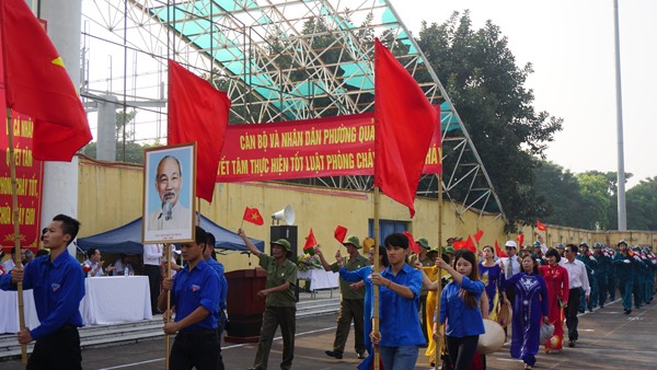 Diễu hành hội thao nghiệp vụ chữa cháy, cứu nạn tại quận Tây Hồ ảnh 13 Diễu hành hội thao nghiệp vụ chữa cháy, cứu nạn tại quận Tây Hồ ảnh 13