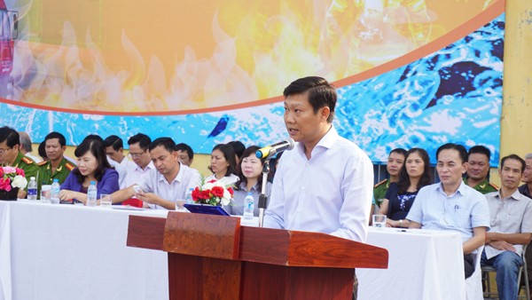 Diễu hành hội thao nghiệp vụ chữa cháy, cứu nạn tại quận Tây Hồ ảnh 1 Diễu hành hội thao nghiệp vụ chữa cháy, cứu nạn tại quận Tây Hồ ảnh 1