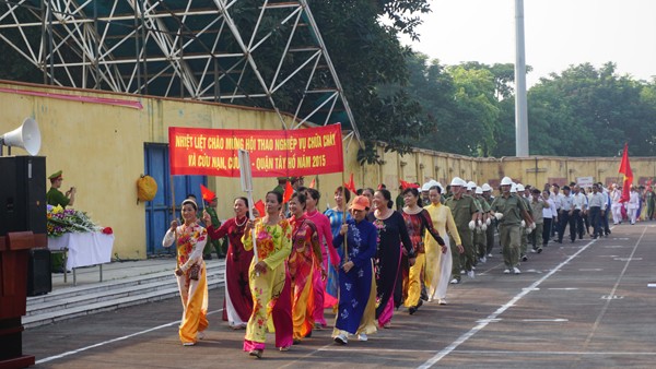 Diễu hành hội thao nghiệp vụ chữa cháy, cứu nạn tại quận Tây Hồ ảnh 8 Diễu hành hội thao nghiệp vụ chữa cháy, cứu nạn tại quận Tây Hồ ảnh 8