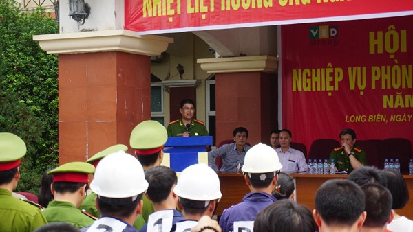 Những người thợ đua tài chống "giặc lửa" ảnh 9 Những người thợ đua tài chống "giặc lửa" ảnh 9