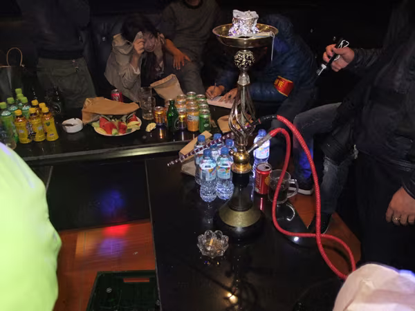 Hàng chục đôi nam, nữ điên cuồng "bay lắc" trong quán karaoke ảnh 8