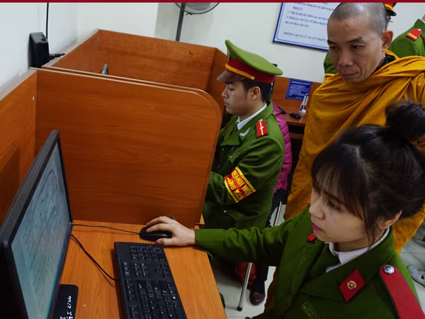 Nhiều hoạt động của tuổi trẻ Công an Thủ đô giúp đỡ người dân ảnh 7 Nhiều hoạt động của tuổi trẻ Công an Thủ đô giúp đỡ người dân ảnh 7