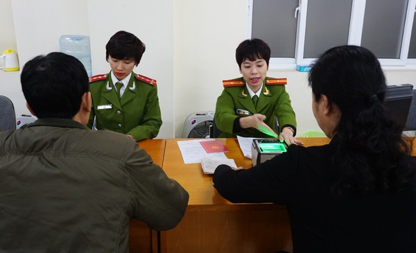 Nhiều hoạt động của tuổi trẻ Công an Thủ đô giúp đỡ người dân ảnh 6 Nhiều hoạt động của tuổi trẻ Công an Thủ đô giúp đỡ người dân ảnh 6