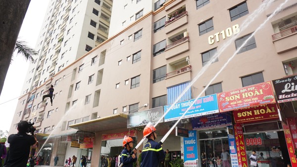 Hơn 20.000 người dân tham gia thực tập phương án chữa cháy, cứu nạn, cứu hộ ảnh 9 Hơn 20.000 người dân tham gia thực tập phương án chữa cháy, cứu nạn, cứu hộ ảnh 9