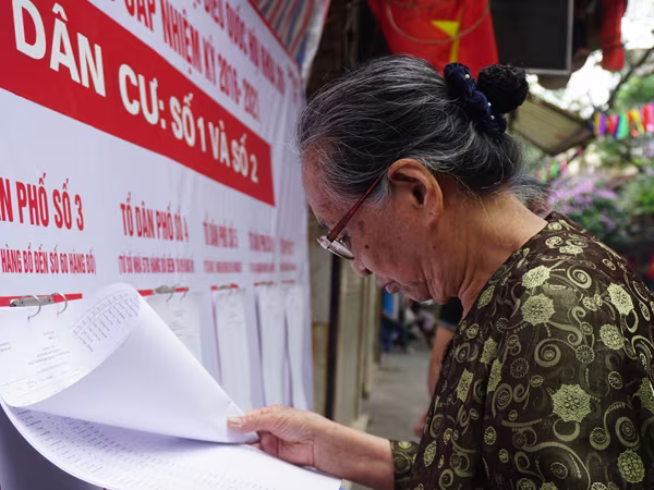 Cử tri phố cổ nô nức đi bầu cử ảnh 5 Cử tri phố cổ nô nức đi bầu cử ảnh 5