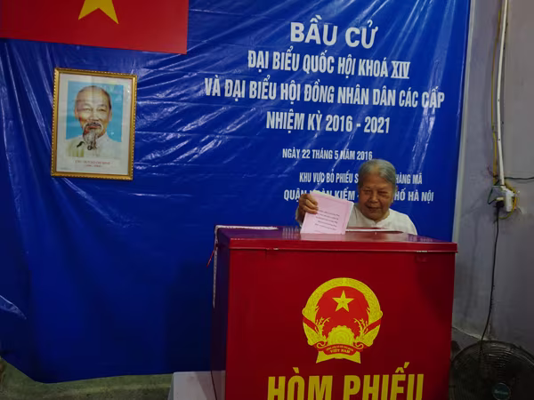 Cử tri phố cổ nô nức đi bầu cử ảnh 3 Cử tri phố cổ nô nức đi bầu cử ảnh 3