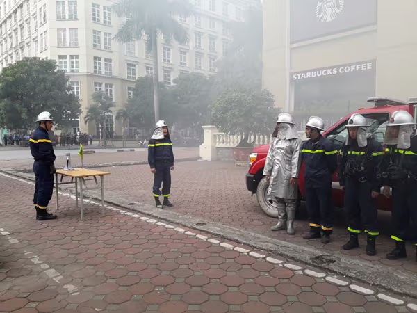 Diễn tập phòng cháy, chữa cháy, tìm kiếm cứu nạn tại tòa nhà The Garden ảnh 3