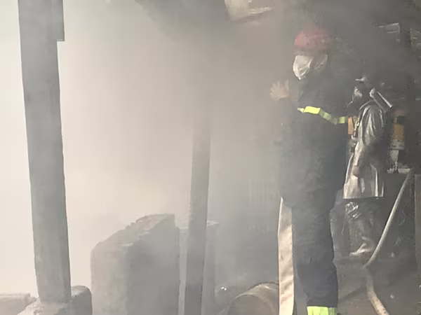 Cháu bé đun cám, bất cẩn gây cháy trại chăn nuôi lợn? ảnh 3