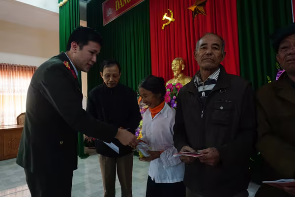 Những phần quà Tết thấm tình, đượm nghĩa ảnh 1 Những phần quà Tết thấm tình, đượm nghĩa ảnh 1