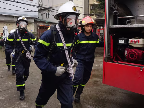 Diễn tập phòng cháy, chữa cháy và cứu nạn tại chợ Vĩnh Tuy ảnh 10 Diễn tập phòng cháy, chữa cháy và cứu nạn tại chợ Vĩnh Tuy ảnh 10