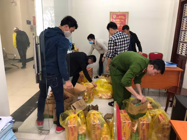 San sẻ khó khăn với người nghèo trong mùa dịch bệnh Covid-19 ảnh 1 San sẻ khó khăn với người nghèo trong mùa dịch bệnh Covid-19 ảnh 1