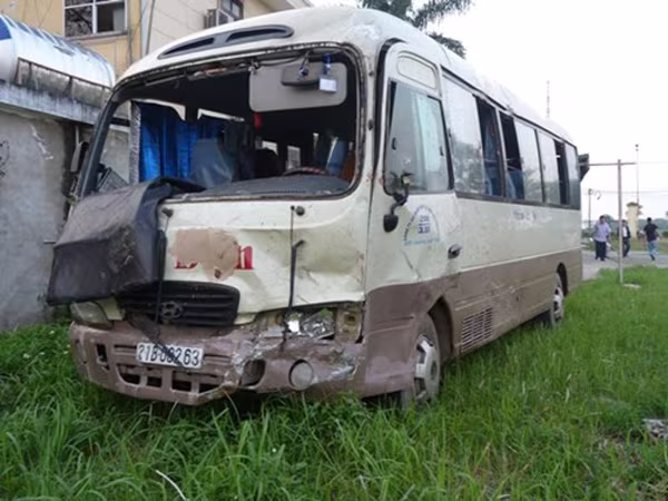 Khởi tố vụ án vụ máy bơm bê tông văng vào 2 xe khách khiến 5 người tử vong ảnh 3