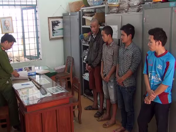 Quảng Ngãi: Hẹn chém nhau vì nợ nần ảnh 1 Quảng Ngãi: Hẹn chém nhau vì nợ nần ảnh 1