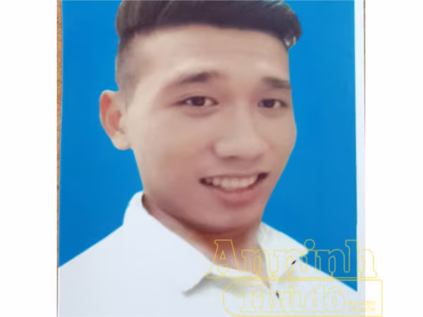 Khởi tố đối tượng chiếm đoạt tiền của khách mua Iphone trả góp ảnh 1 Khởi tố đối tượng chiếm đoạt tiền của khách mua Iphone trả góp ảnh 1