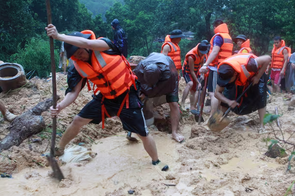 Mưa lũ vẫn dồn dập trút xuống Quảng Ninh, 18 người chết và mất tích ảnh 3 Mưa lũ vẫn dồn dập trút xuống Quảng Ninh, 18 người chết và mất tích ảnh 3