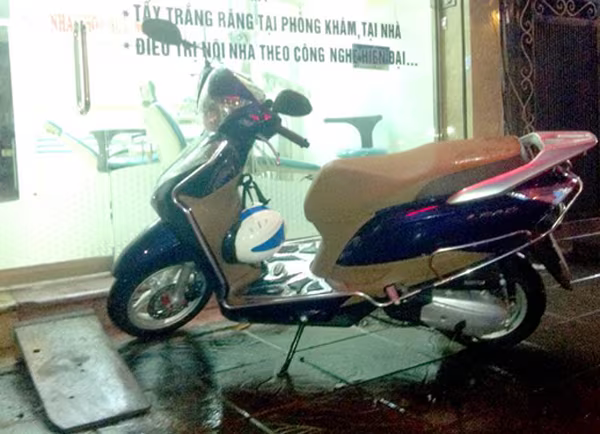 Nam thanh niên dũng cảm đuổi bắt tên trộm xe máy giữa trời mưa ảnh 2 Nam thanh niên dũng cảm đuổi bắt tên trộm xe máy giữa trời mưa ảnh 2