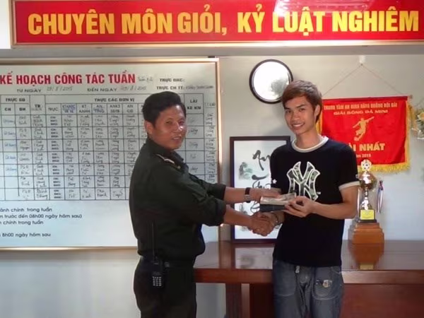 Audio 8-8-2015: Tai nạn kinh hoàng trên đường cao tốc Hà Nội – Thái Nguyên và nguy cơ khó lường ở Hạ Long sau mưa bão ảnh 3 Audio 8-8-2015: Tai nạn kinh hoàng trên đường cao tốc Hà Nội – Thái Nguyên và nguy cơ khó lường ở Hạ Long sau mưa bão ảnh 3