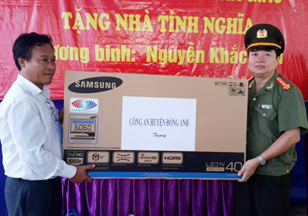 Trao tặng nhà tình nghĩa cho thương binh Nguyễn Khắc Liên ảnh 3 Trao tặng nhà tình nghĩa cho thương binh Nguyễn Khắc Liên ảnh 3