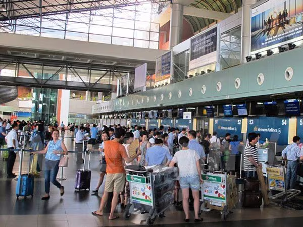 Audio 13-9-2015: Nhiều hành khách đi máy bay bị rò rỉ thông tin và nghi án con trai "ngáo đá", sát hại bố mẹ ảnh 1 Audio 13-9-2015: Nhiều hành khách đi máy bay bị rò rỉ thông tin và nghi án con trai "ngáo đá", sát hại bố mẹ ảnh 1