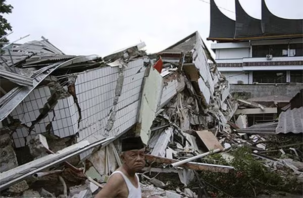 Audio 25-9-2015: Lái xe bấm còi, rú ga, nghe điện thoại sẽ bị phạt tới 800.000 đồng ảnh 4