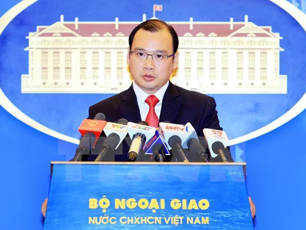 Phản ứng của Việt Nam về việc Hoa Kỳ đưa tàu đi tuần tra ảnh 1