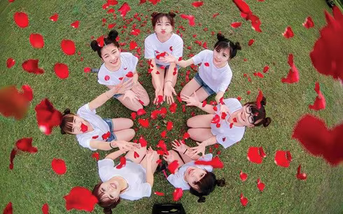 Những slogan áo đồng phục "bá đạo" nhất năm 2017, giới trẻ háo hức ảnh 11