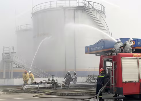 Diễn tập phương án phòng cháy chữa cháy và cứu hộ cứu nạn tại Công ty cổ phần nhiên liệu Petrolimex ảnh 2