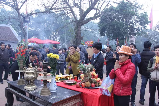 Chùm ảnh: Trắng đêm xin ấn đền Trần ảnh 7 Chùm ảnh: Trắng đêm xin ấn đền Trần ảnh 7