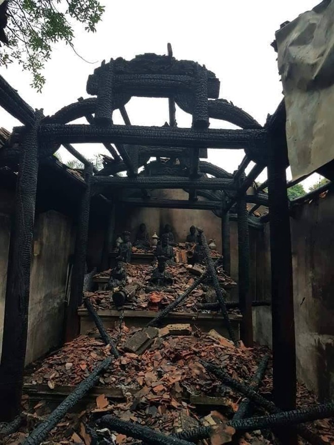 Cháy chùa Thanh Sơn, đồ thờ bị thiêu rụi hoàn toàn ảnh 2 Cháy chùa Thanh Sơn, đồ thờ bị thiêu rụi hoàn toàn ảnh 2